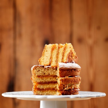 Apricot, Vinsanto and Almonds Jam 220g di Alessio Brusadin