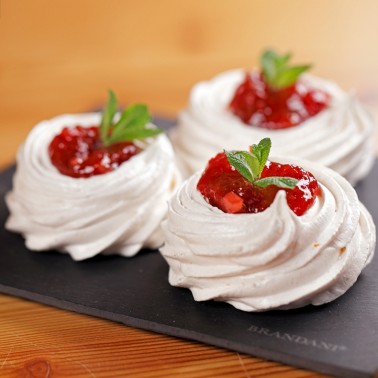 Strawberries and Elderberries Jam 220g di Alessio Brusadin