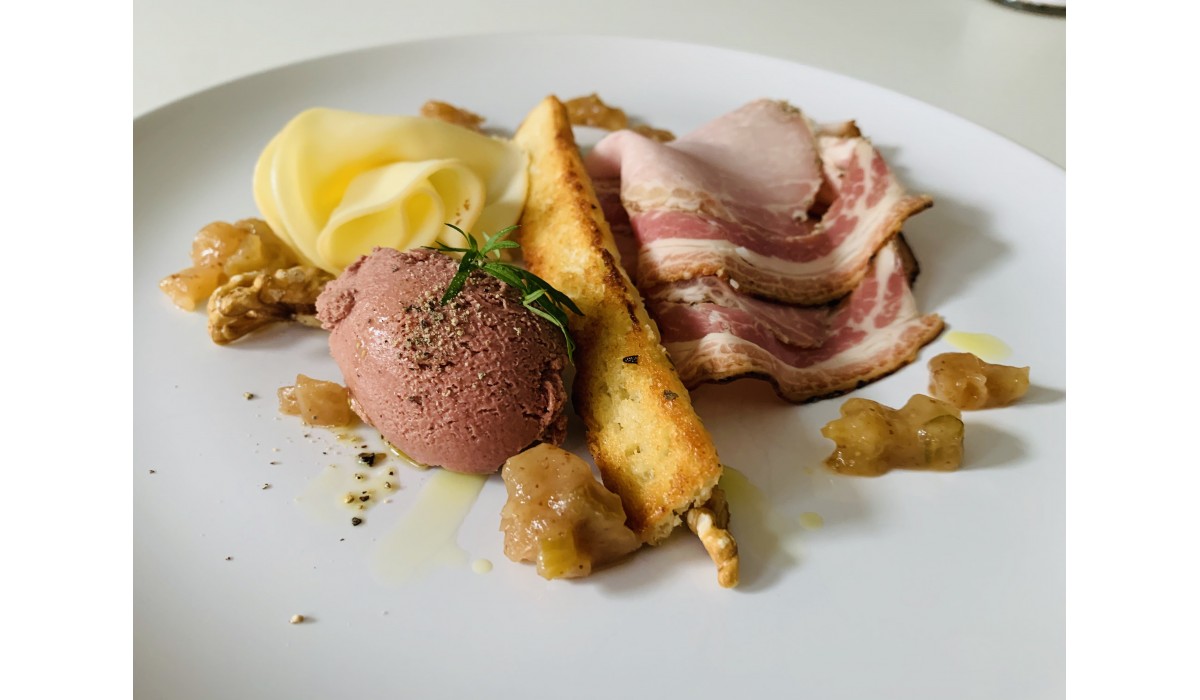 Pears, celery and sweet mustard chutney!