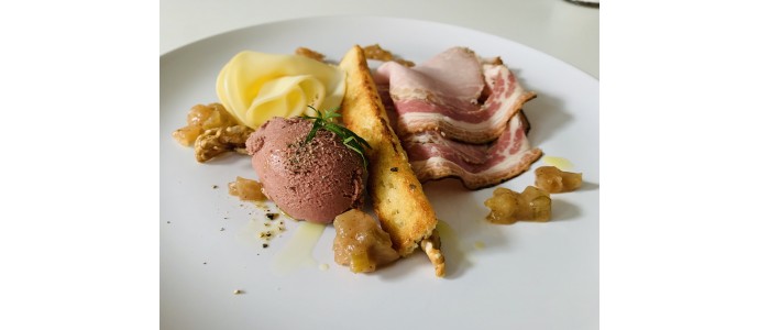 Pears, celery and sweet mustard chutney!